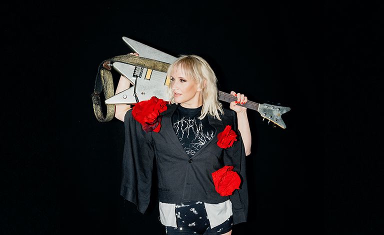 Maija Vilkkumaa Karaoke-queen- kiertue K18